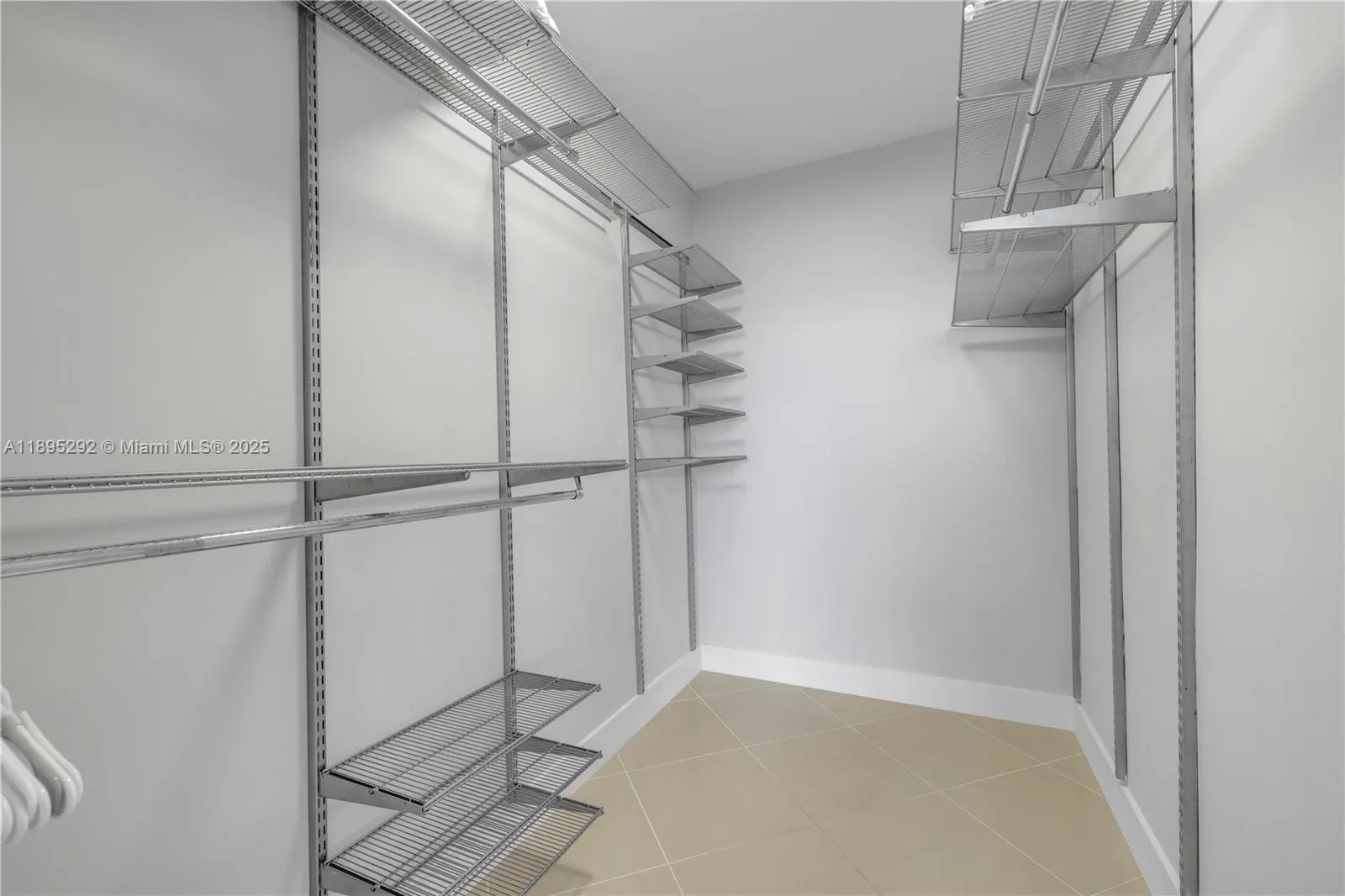 3801 Collins Ave, #704