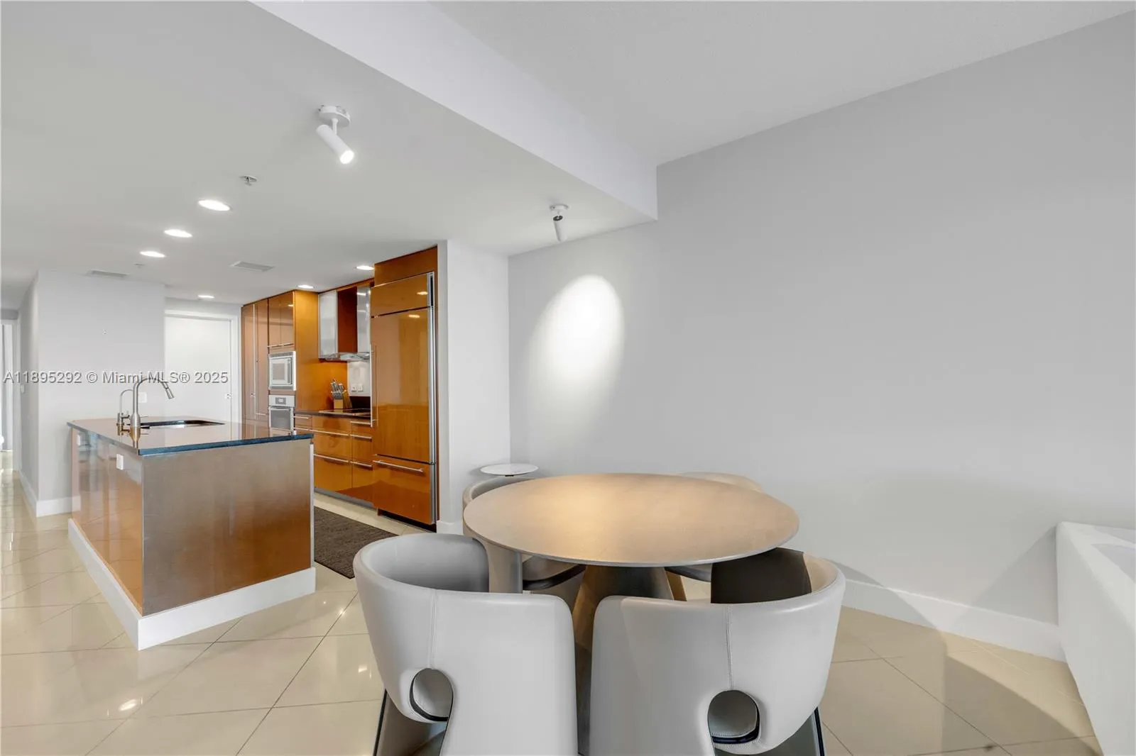 3801 Collins Ave, #704