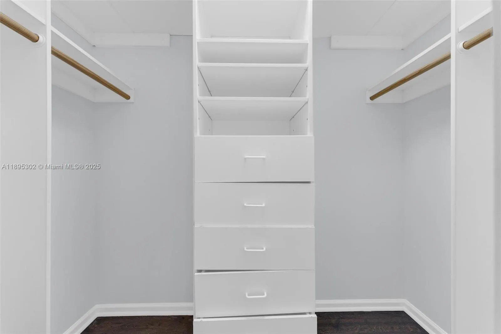 2468 Bay Isle Ct