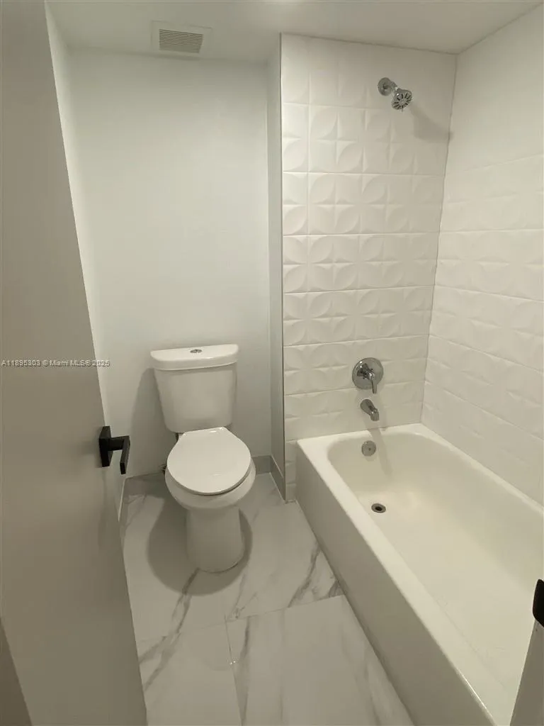 158 Lakeview Dr, #102