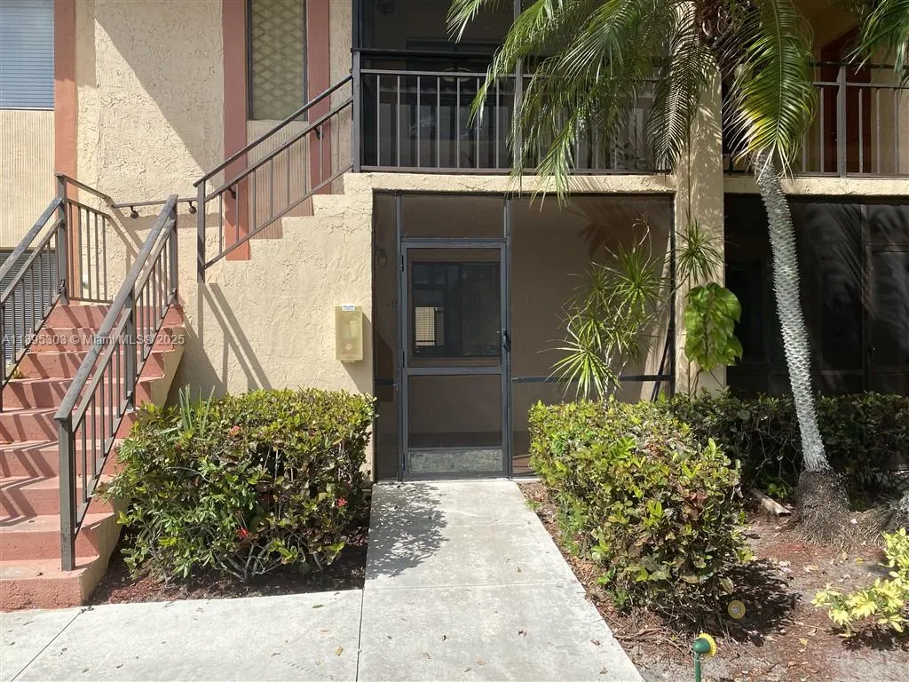 158 Lakeview Dr, #102