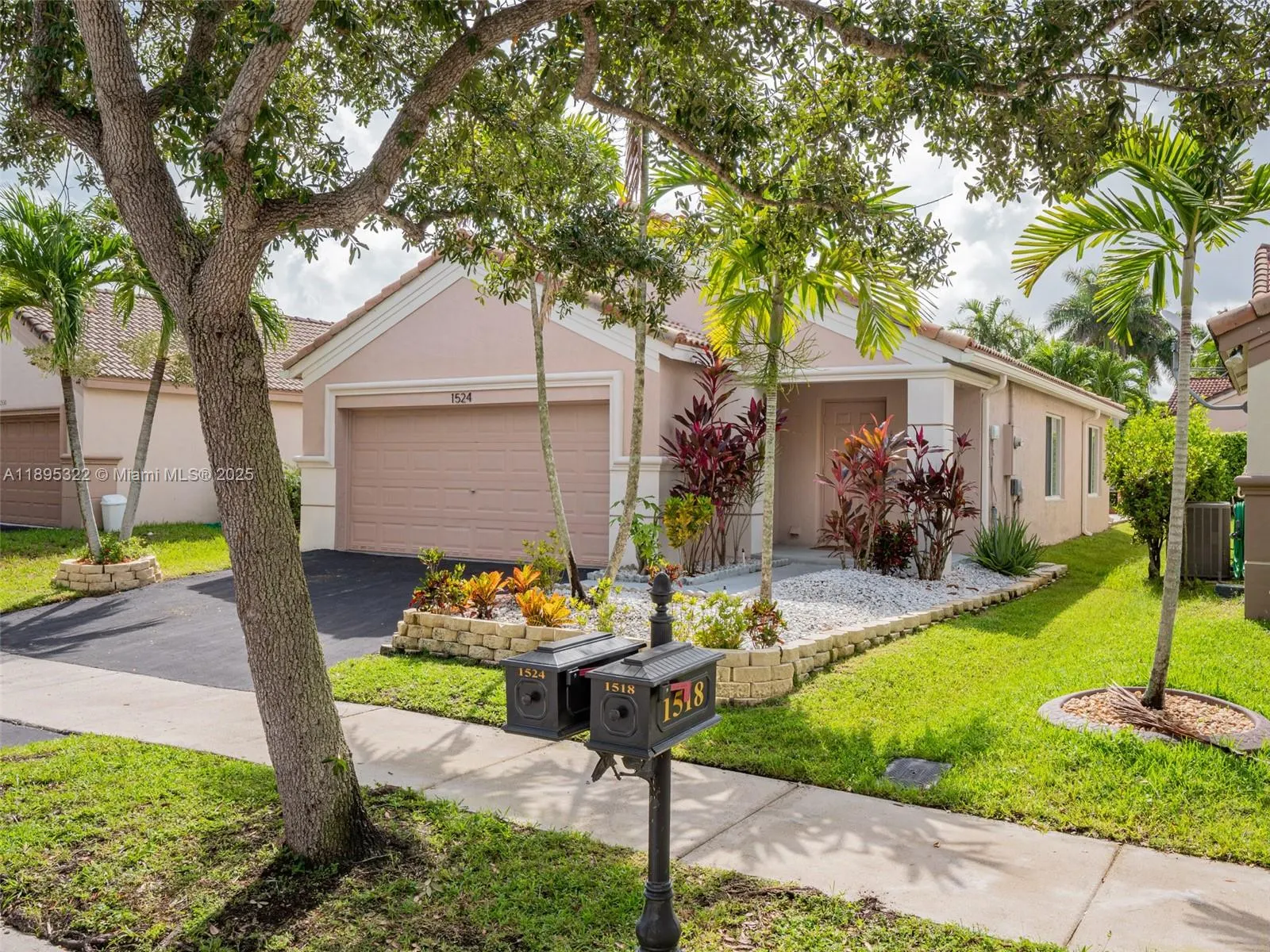 1524 Canary Island Dr, #1524