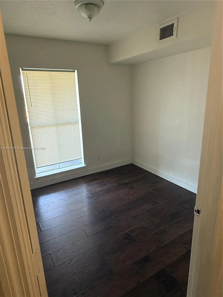 833 Riverside Dr, #834