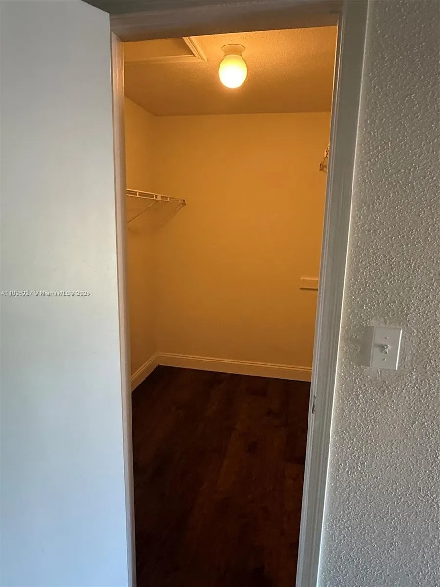 833 Riverside Dr, #834