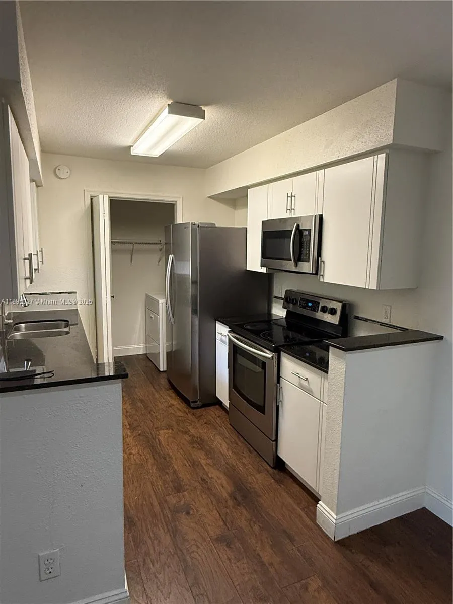833 Riverside Dr, #834