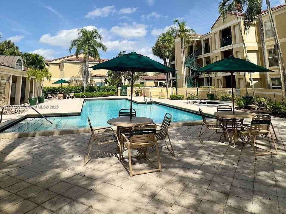 833 Riverside Dr, #834