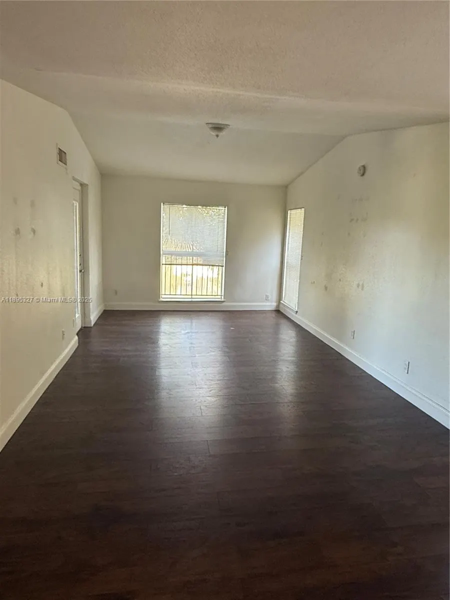 833 Riverside Dr, #834
