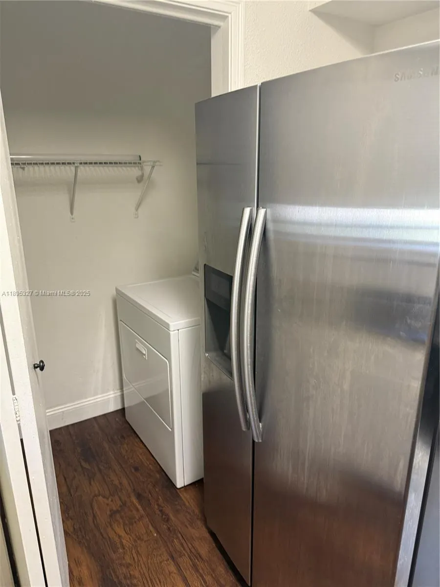 833 Riverside Dr, #834