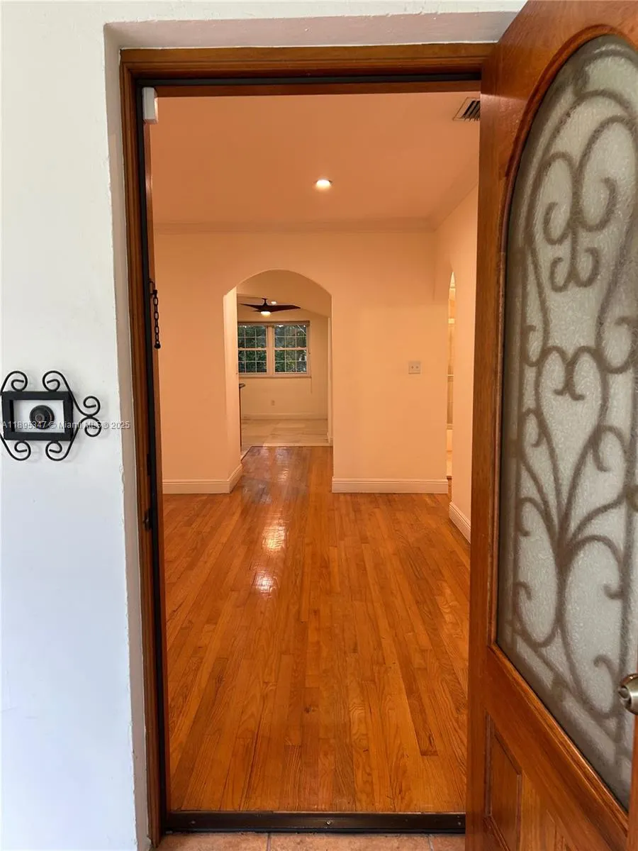 641 Zamora Ave