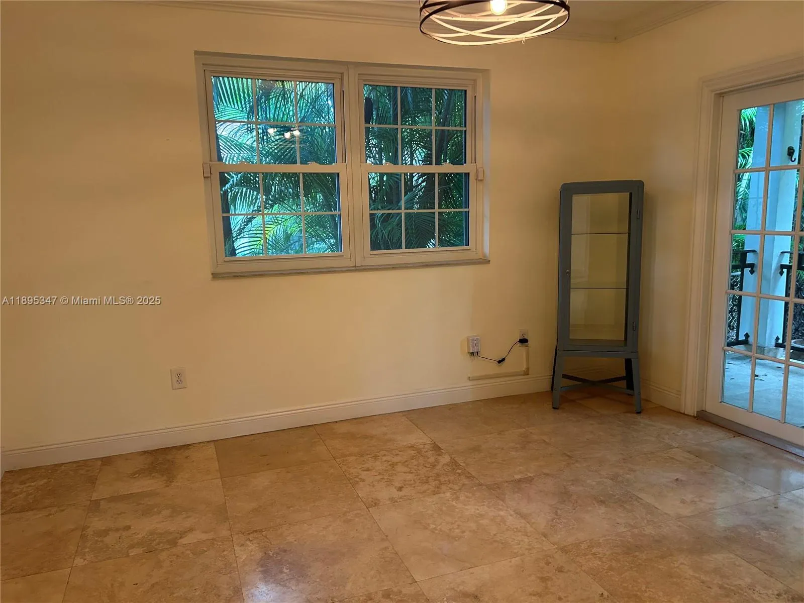 641 Zamora Ave