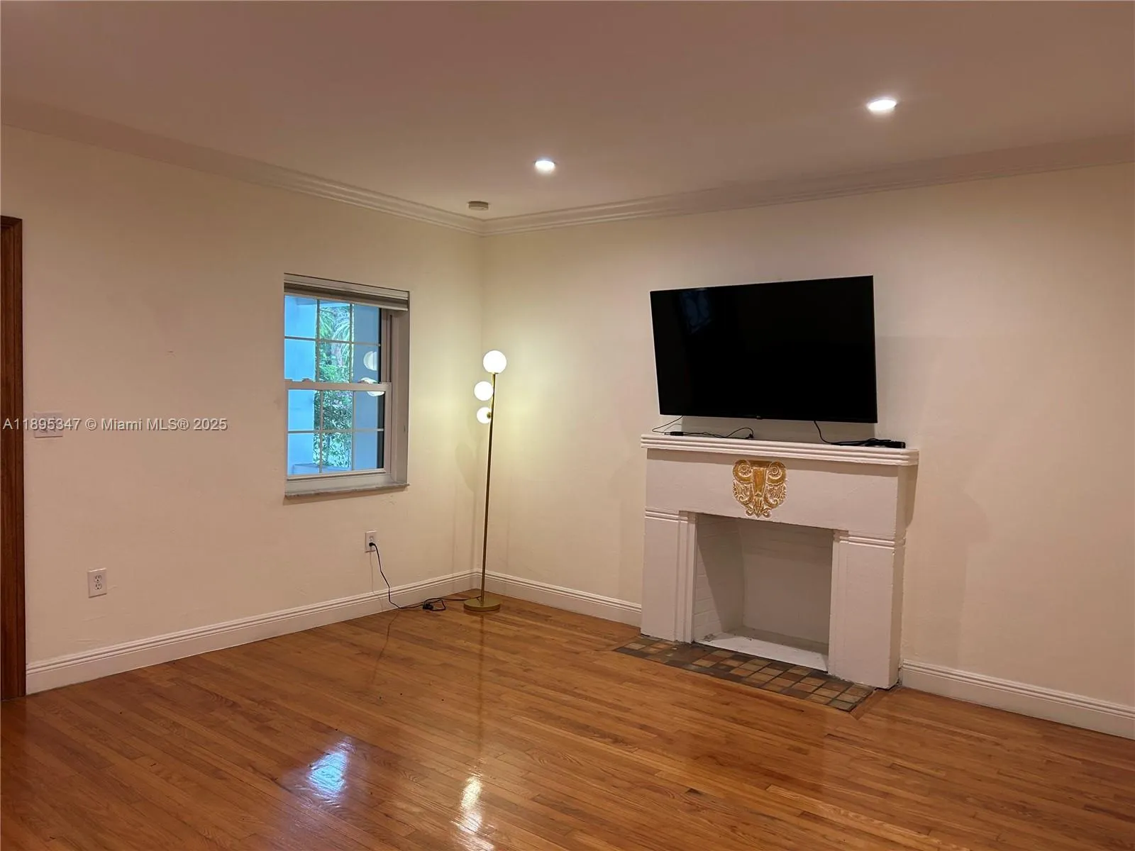 641 Zamora Ave