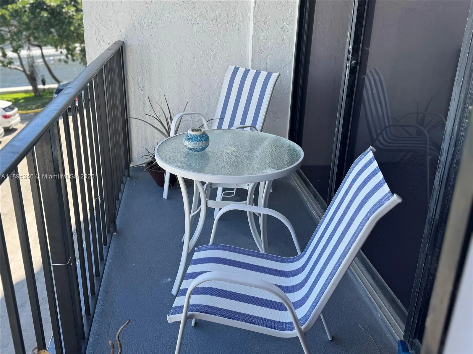 200 Leslie Dr, #317