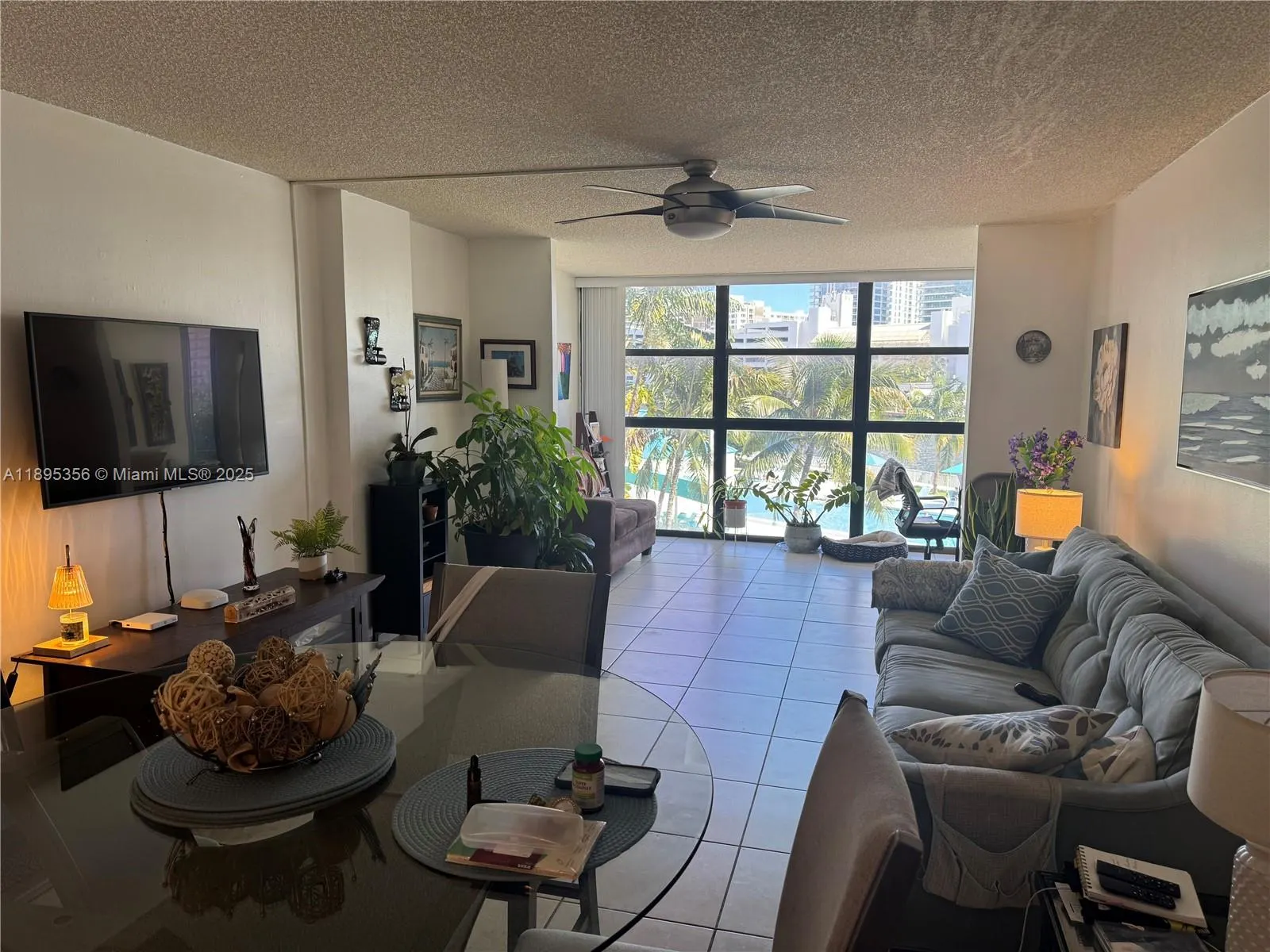 200 Leslie Dr, #317