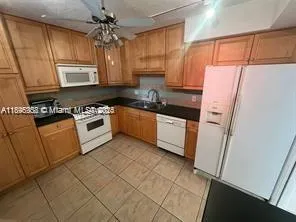 3850 Oaks Clubhouse Dr, #307