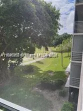 3850 Oaks Clubhouse Dr, #307