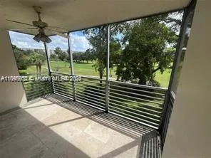 3850 Oaks Clubhouse Dr, #307