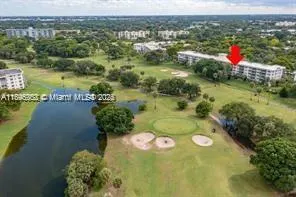 3850 Oaks Clubhouse Dr, #307
