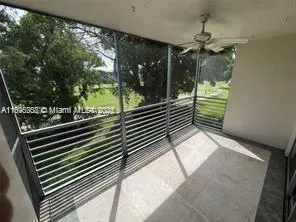 3850 Oaks Clubhouse Dr, #307