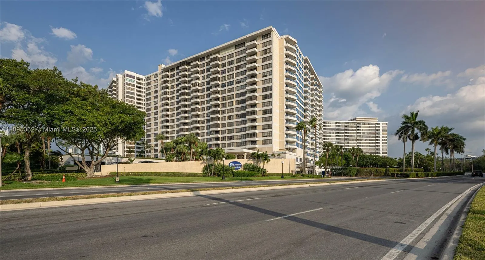 600 Three Islands Blvd, #214