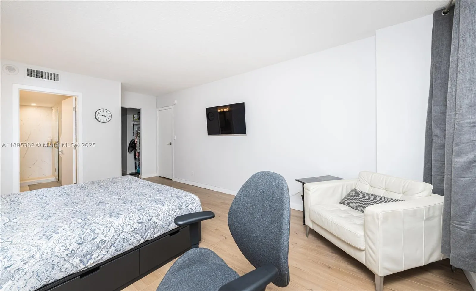 600 Three Islands Blvd, #214