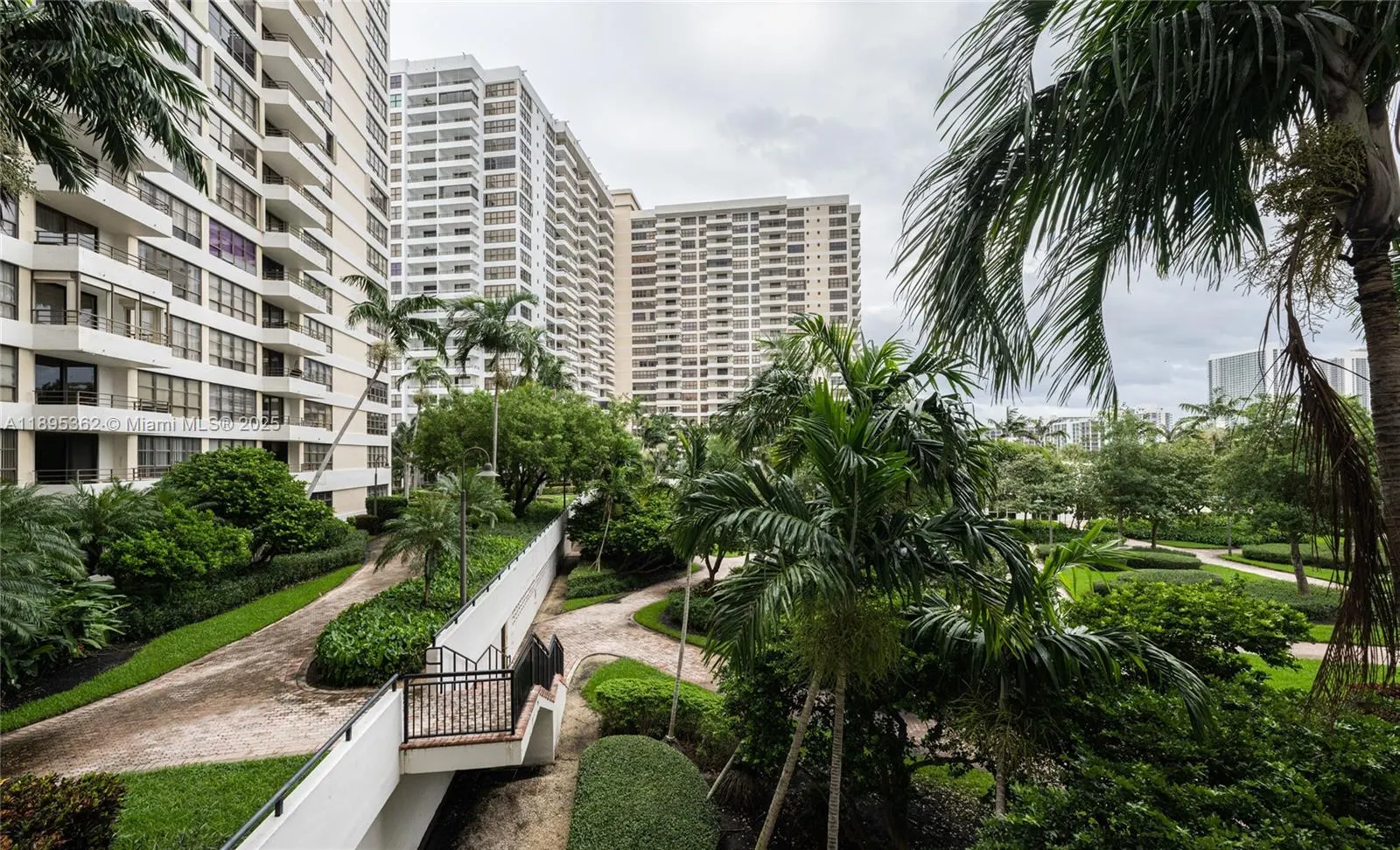 600 Three Islands Blvd, #214