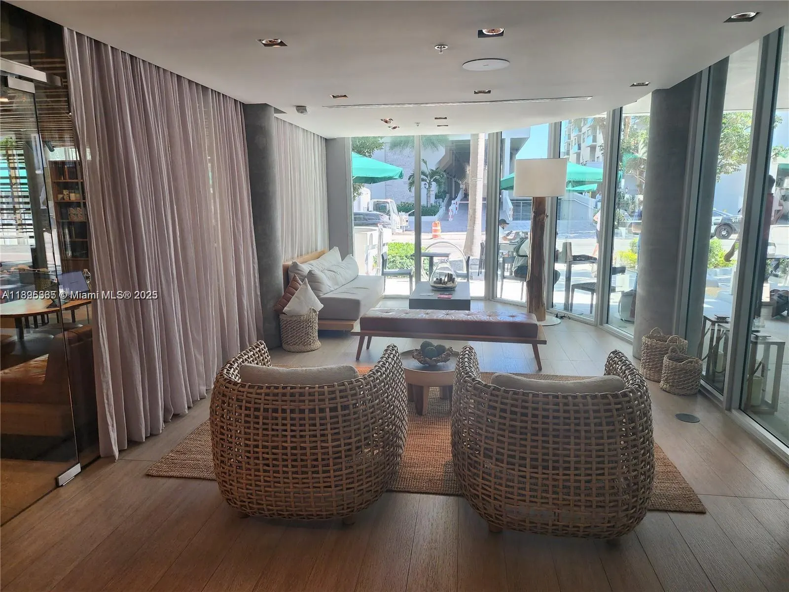6080 Collins Ave, #304