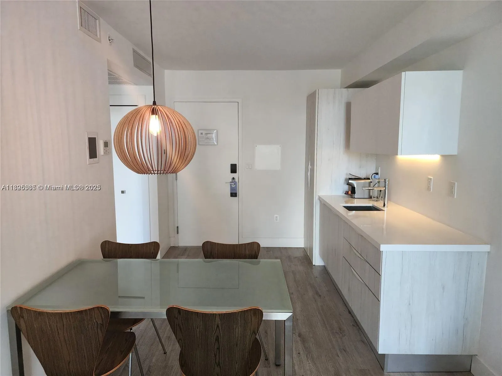 6080 Collins Ave, #304