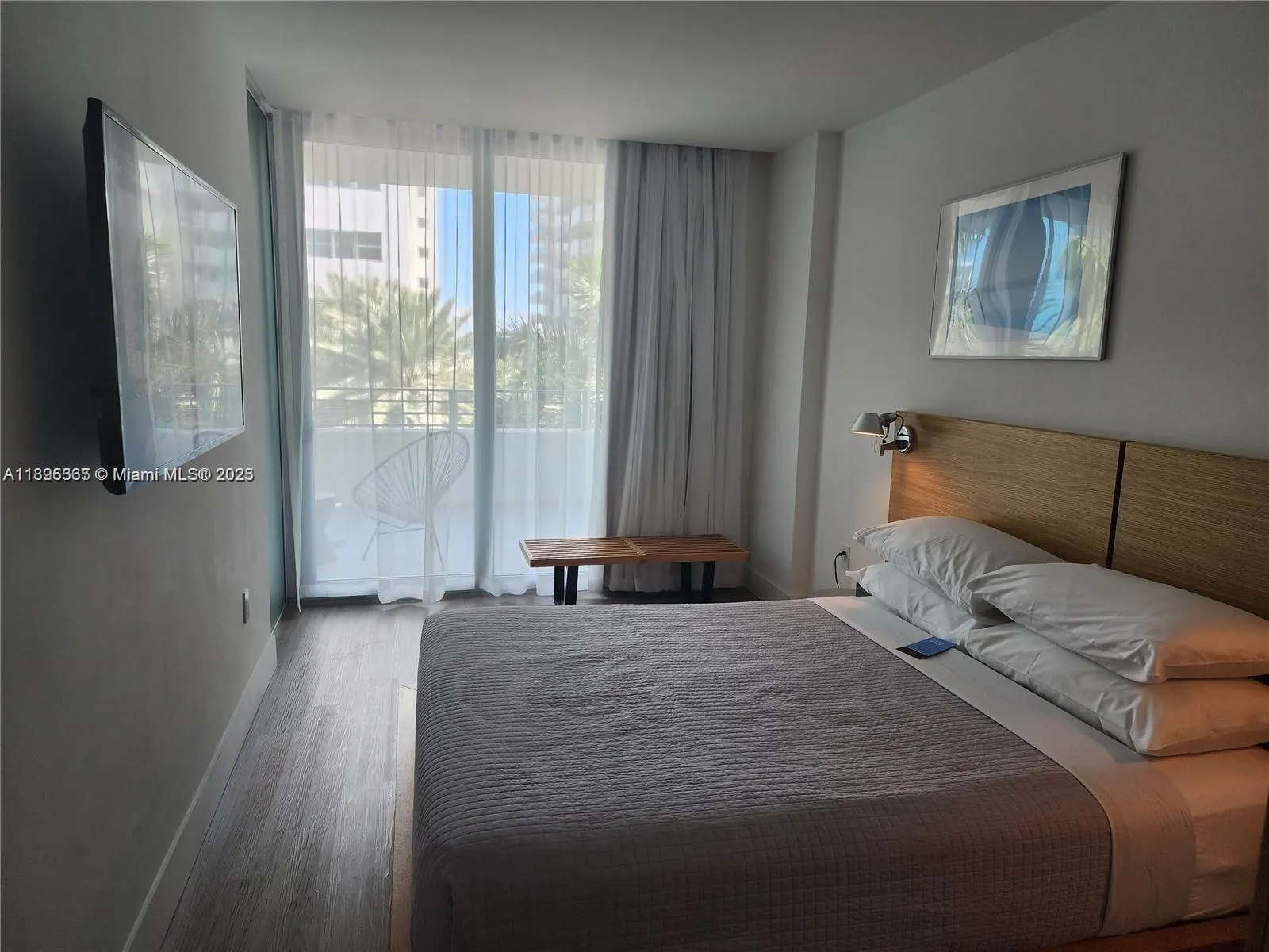 6080 Collins Ave, #304