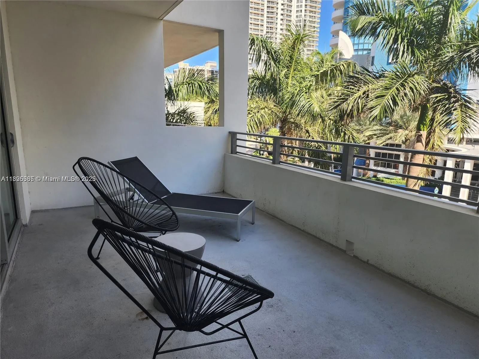 6080 Collins Ave, #304