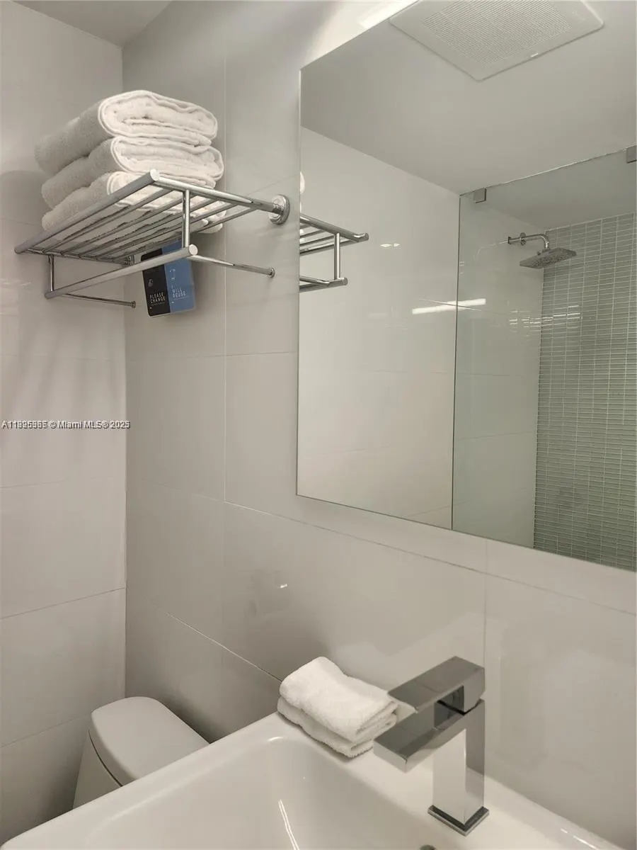 6080 Collins Ave, #304