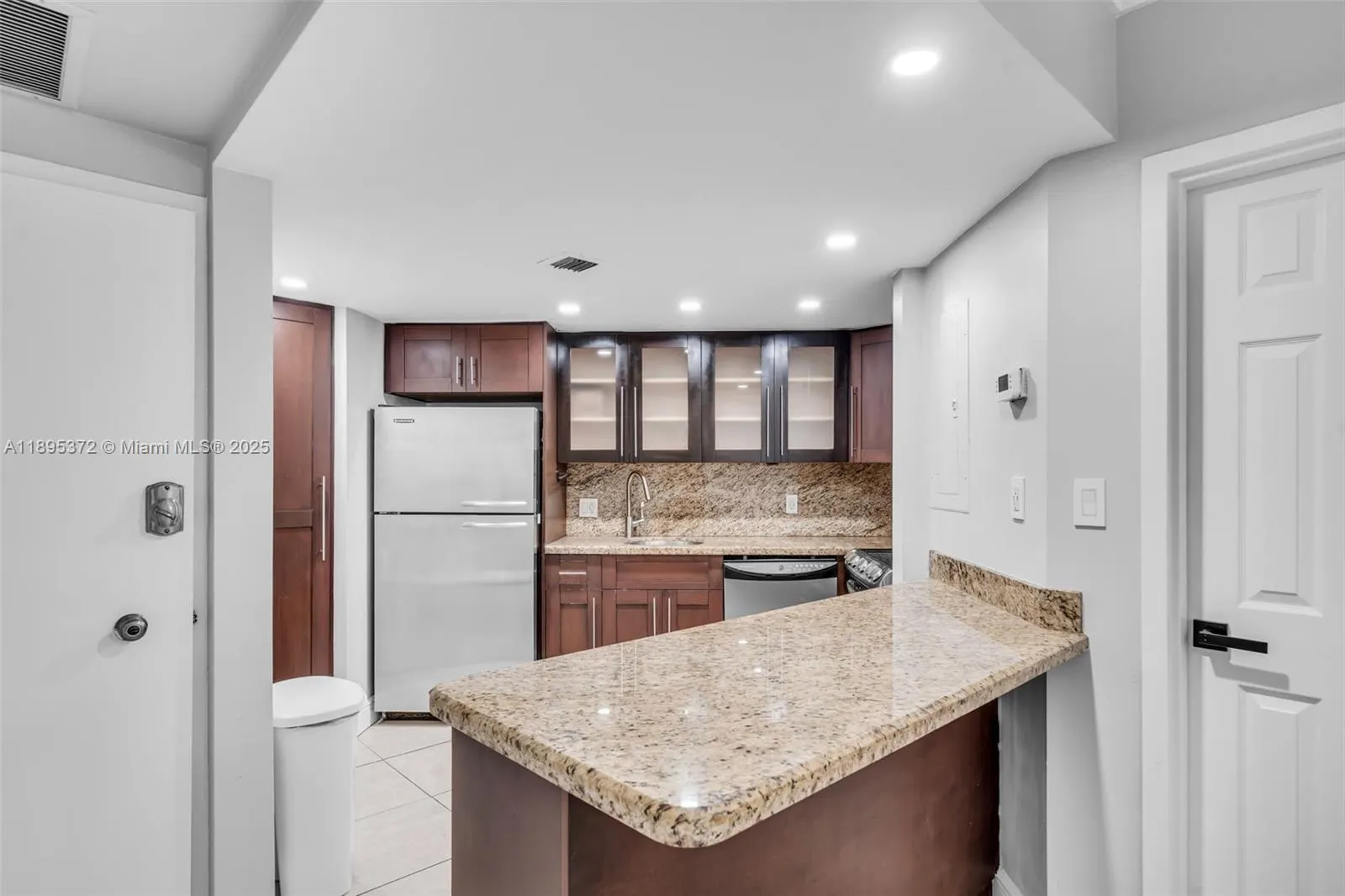 999 Brickell Bay Dr, #1005