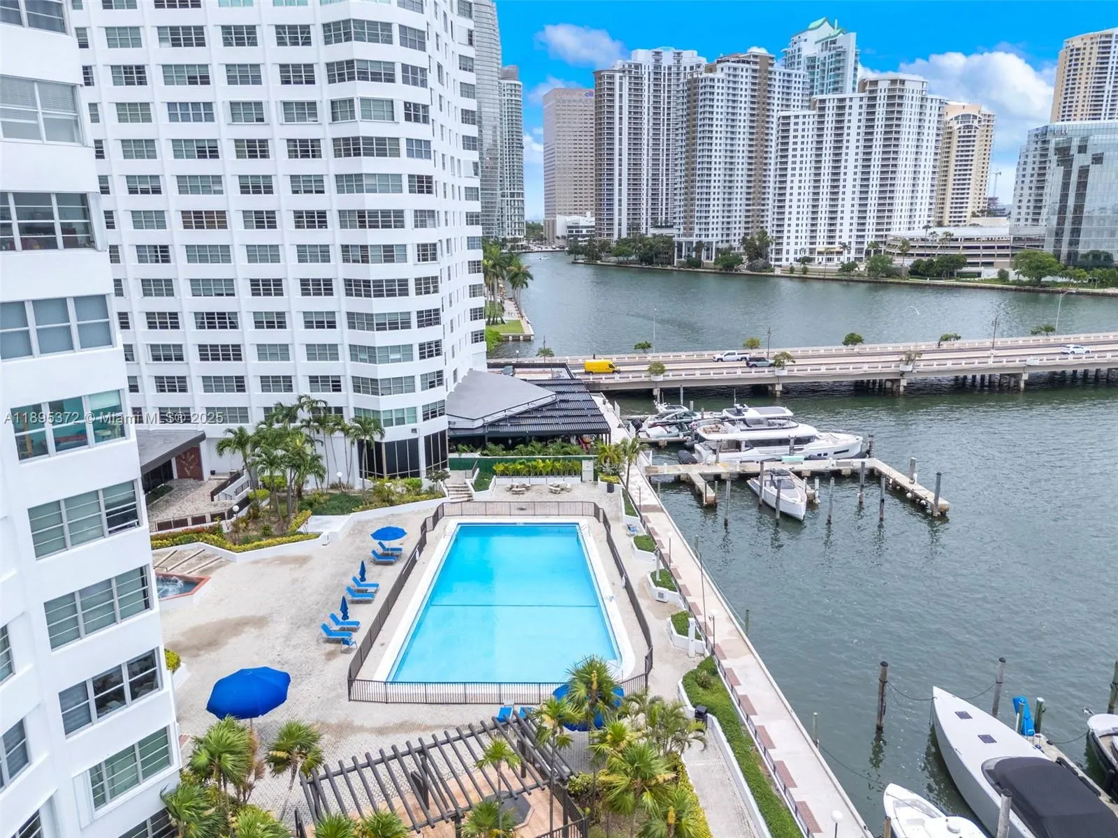 999 Brickell Bay Dr, #1005