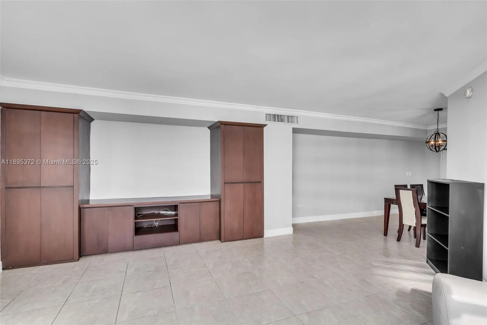 999 Brickell Bay Dr, #1005