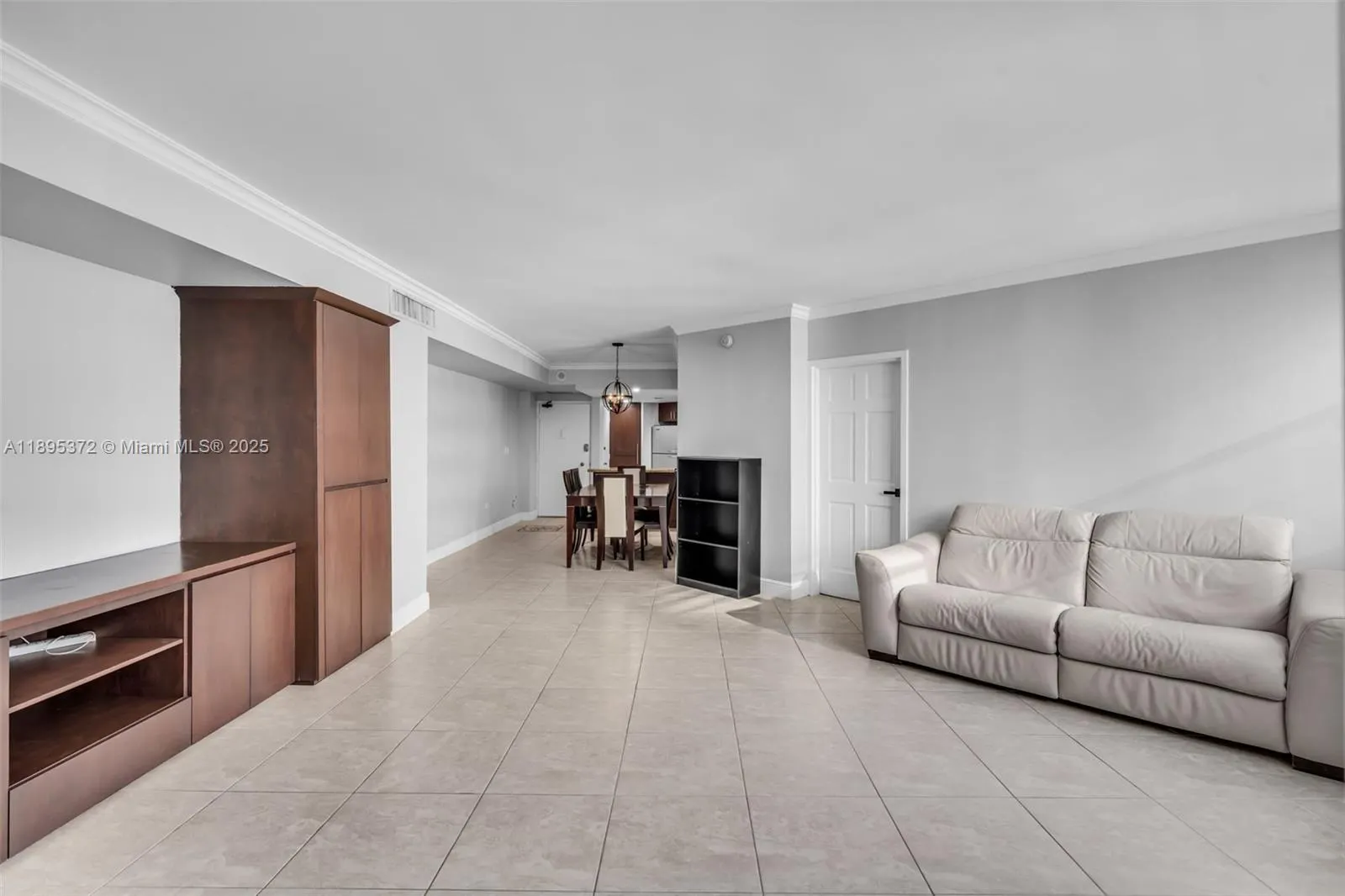 999 Brickell Bay Dr, #1005