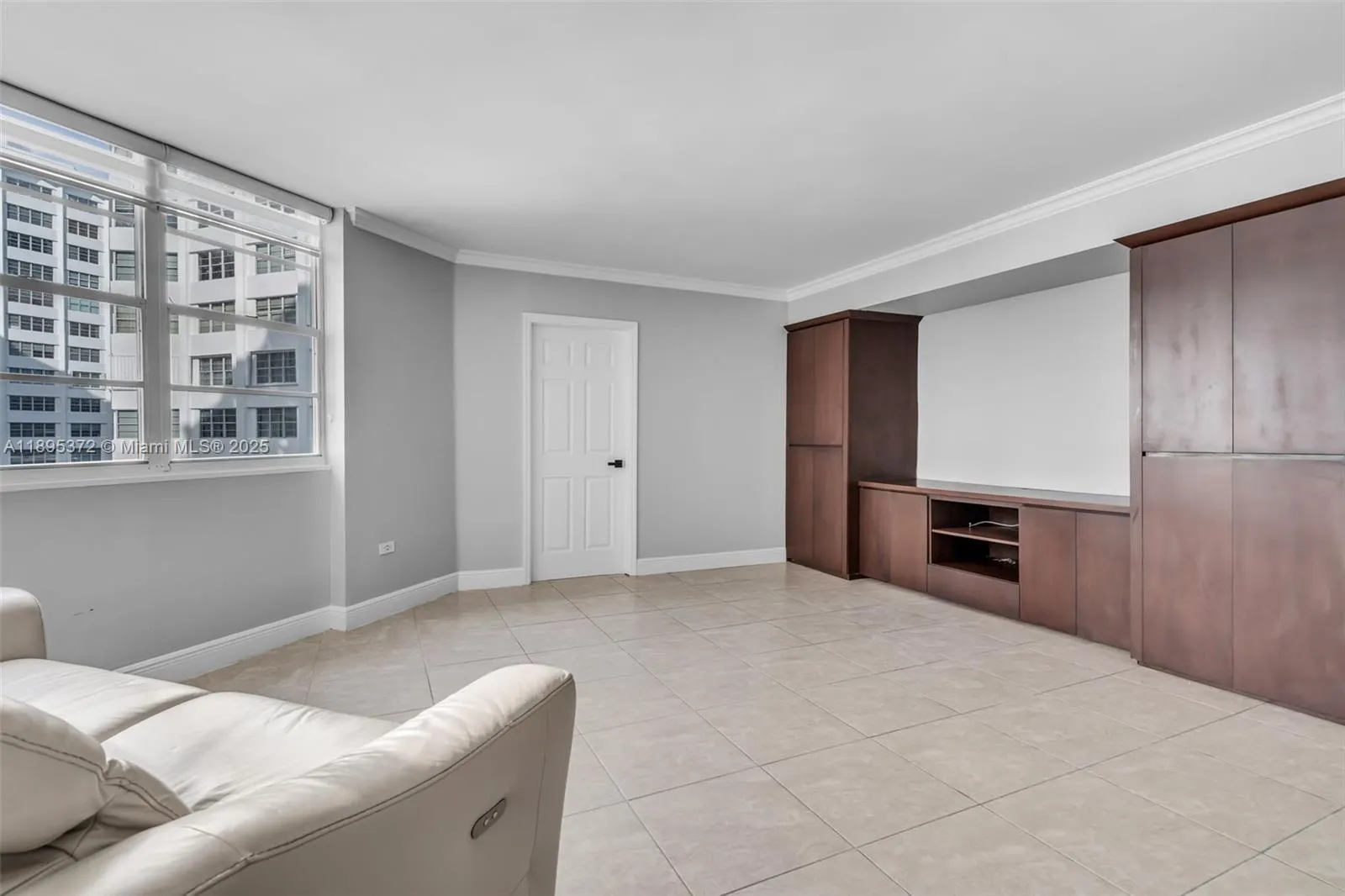 999 Brickell Bay Dr, #1005