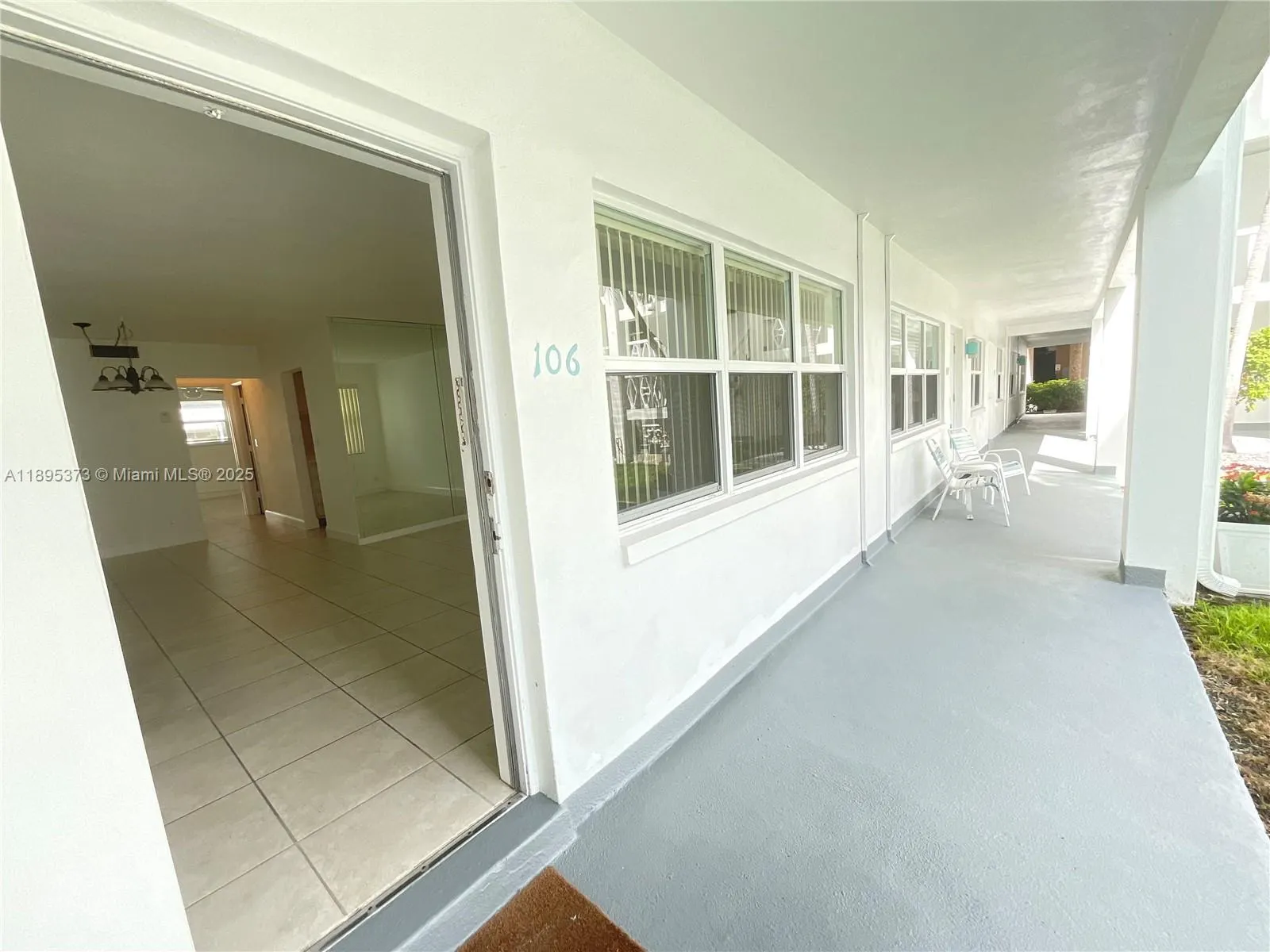 419 Golden Isles Dr, #106