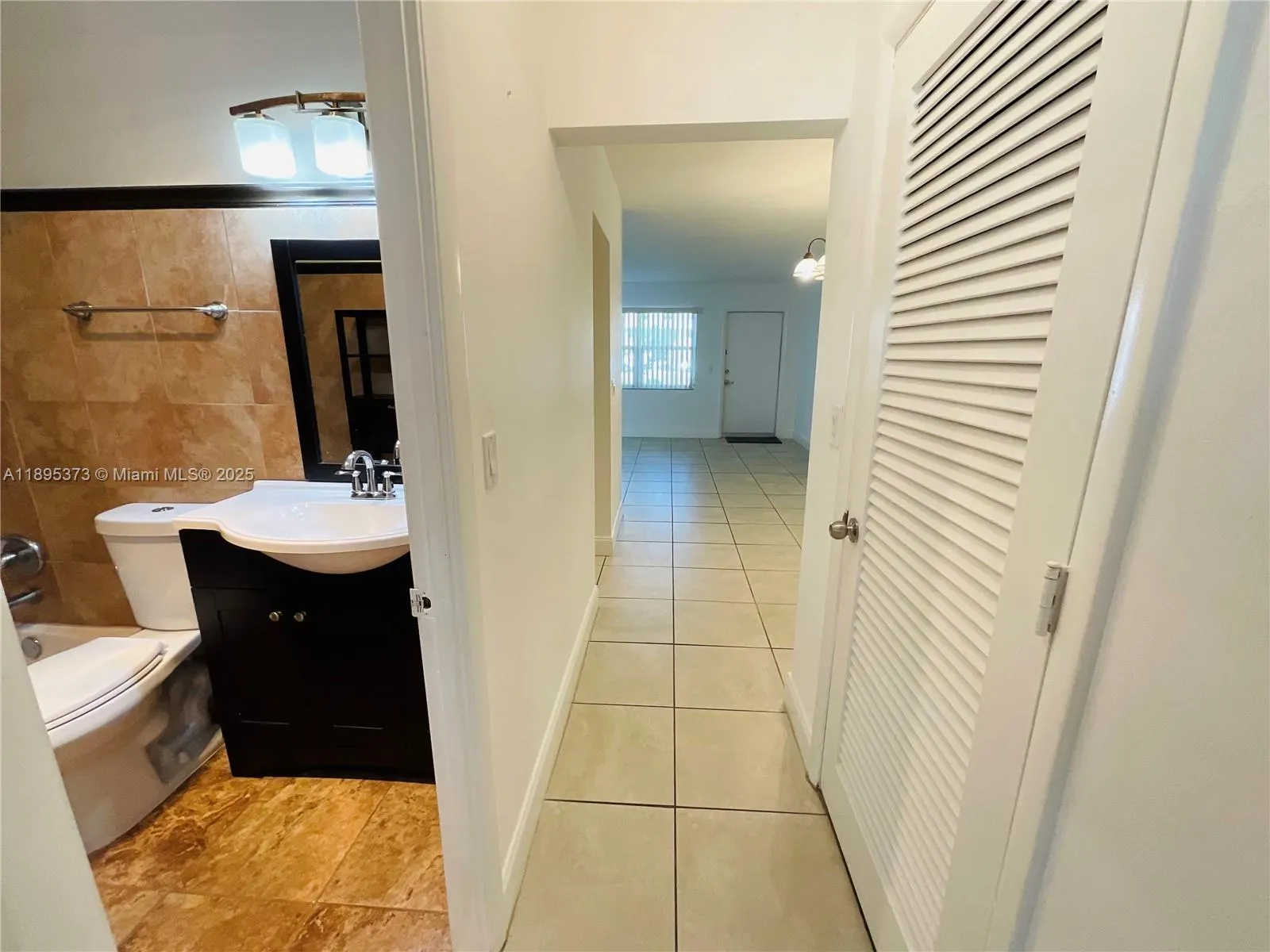 419 Golden Isles Dr, #106
