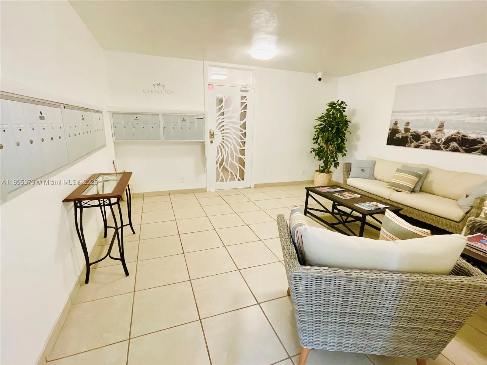 419 Golden Isles Dr, #106