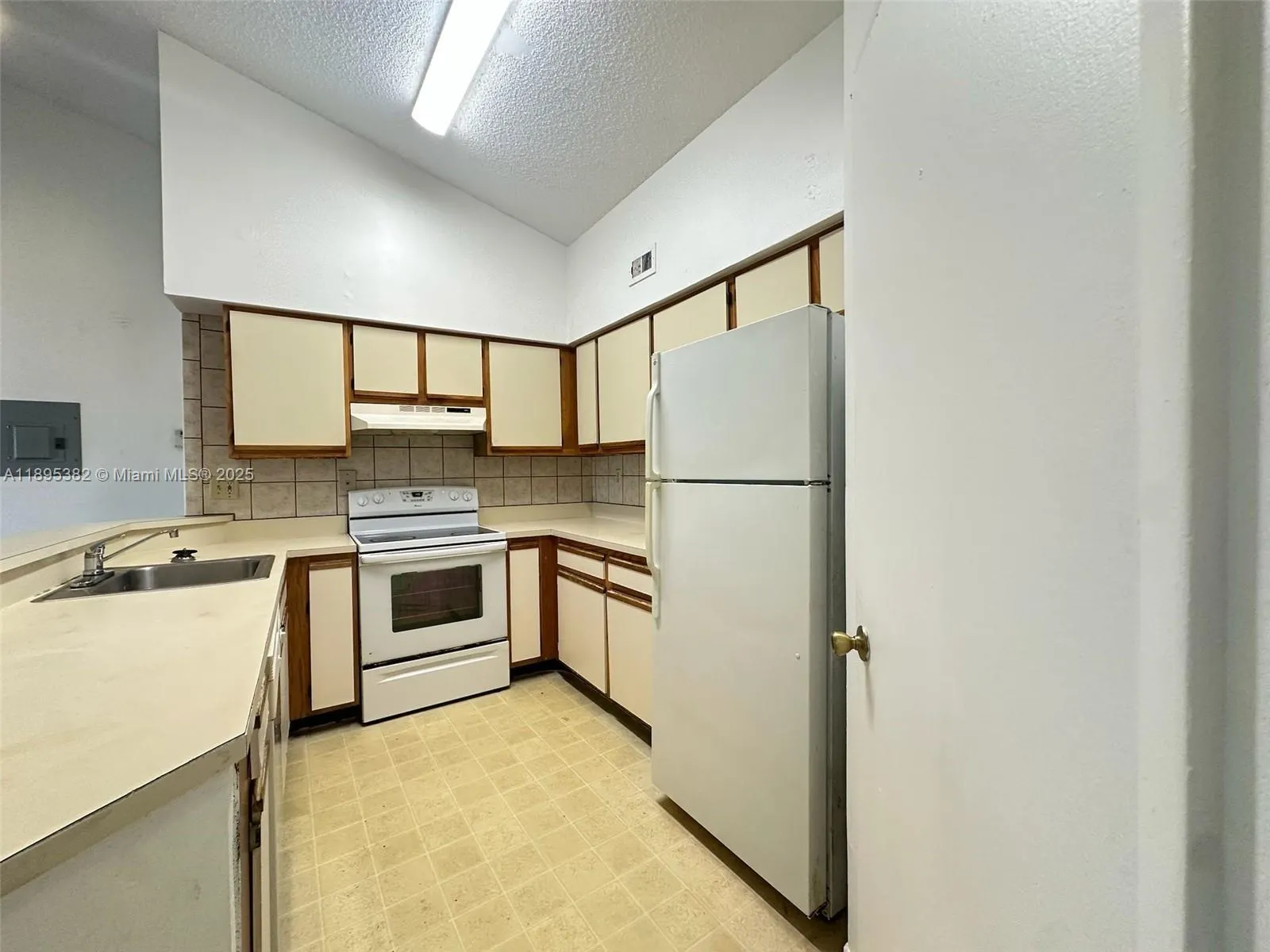 2550 SW 18th Ter, #2305