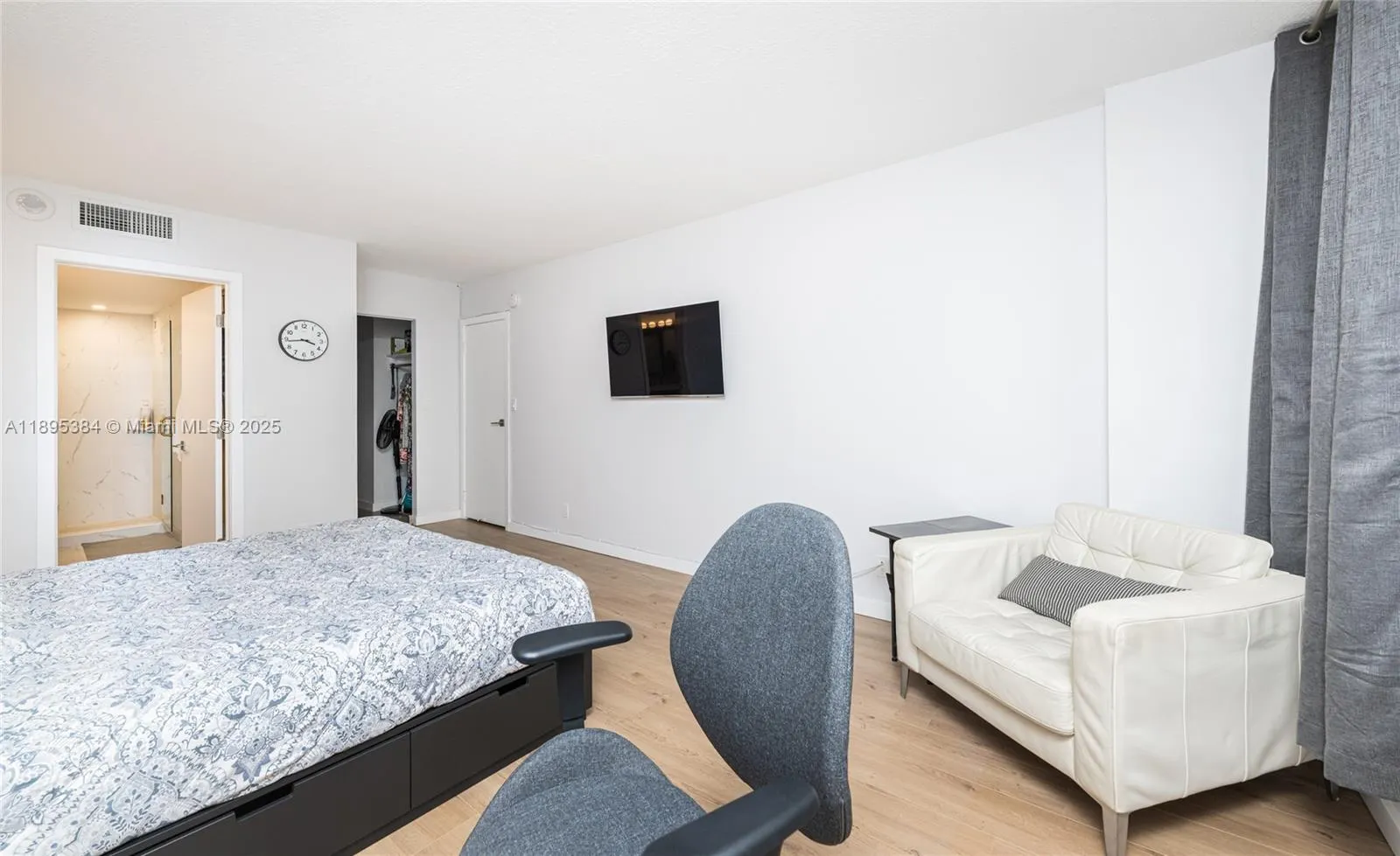 600 Three Islands Blvd, #214