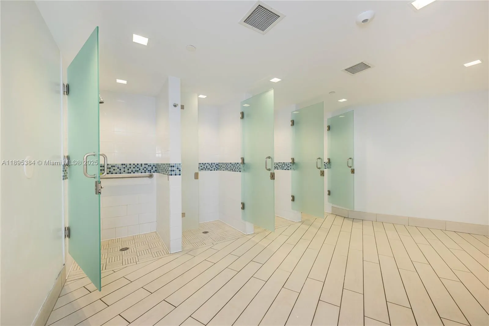 600 Three Islands Blvd, #214
