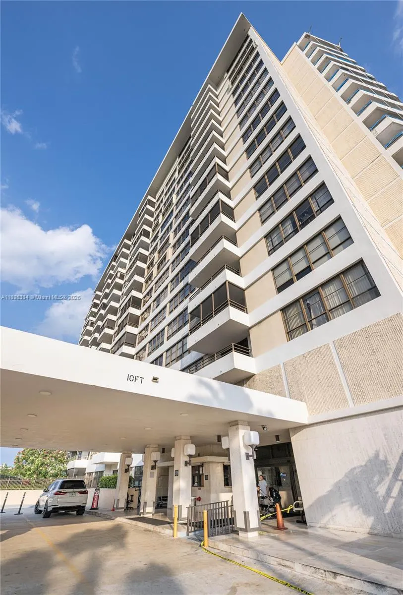 600 Three Islands Blvd, #214