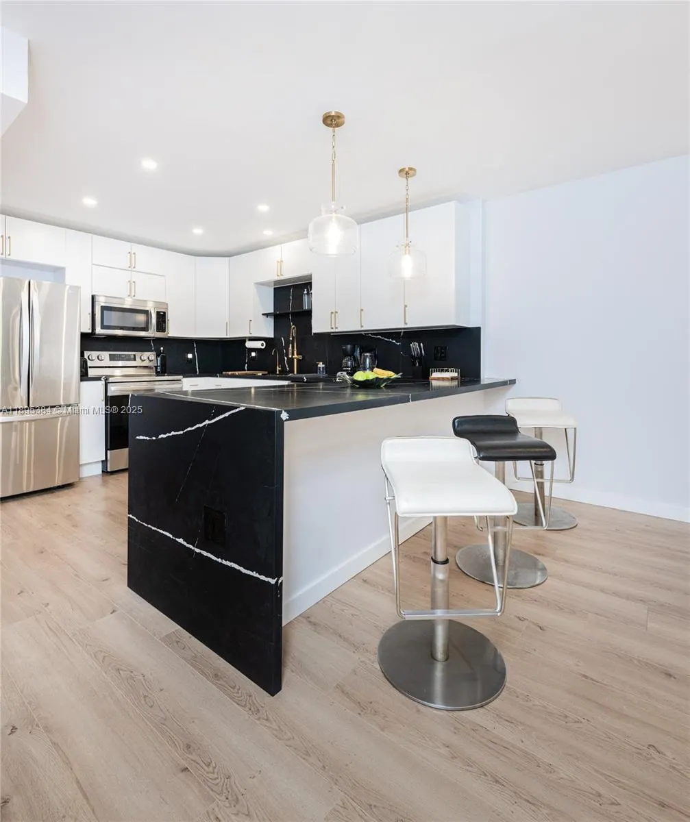 600 Three Islands Blvd, #214
