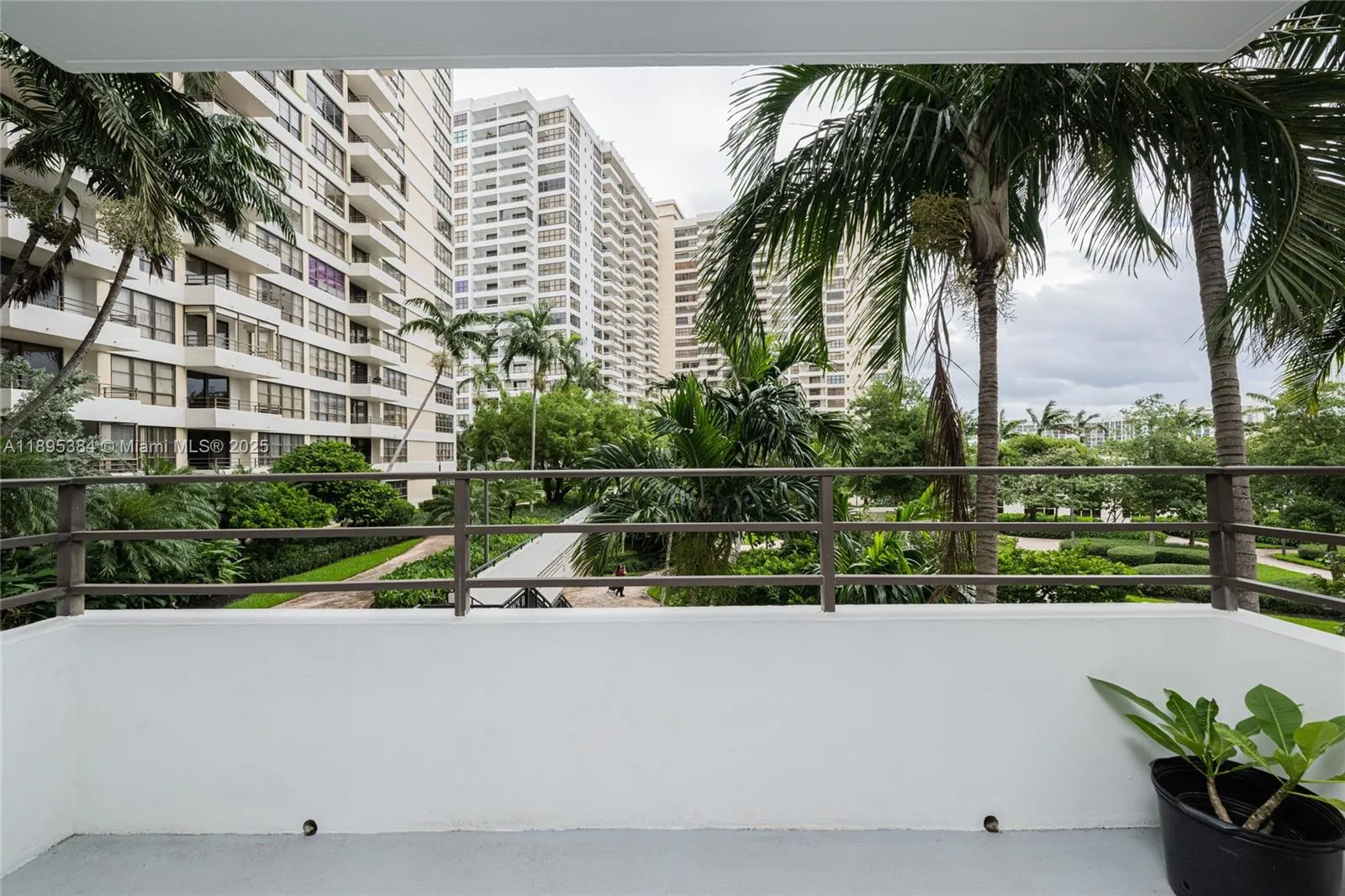 600 Three Islands Blvd, #214