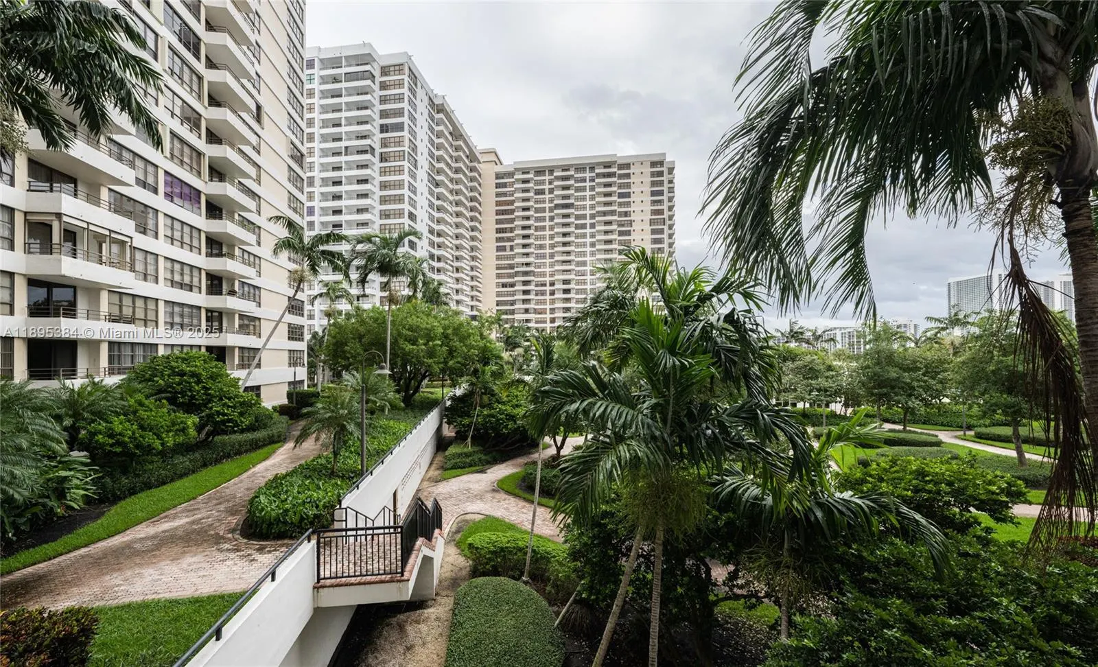 600 Three Islands Blvd, #214