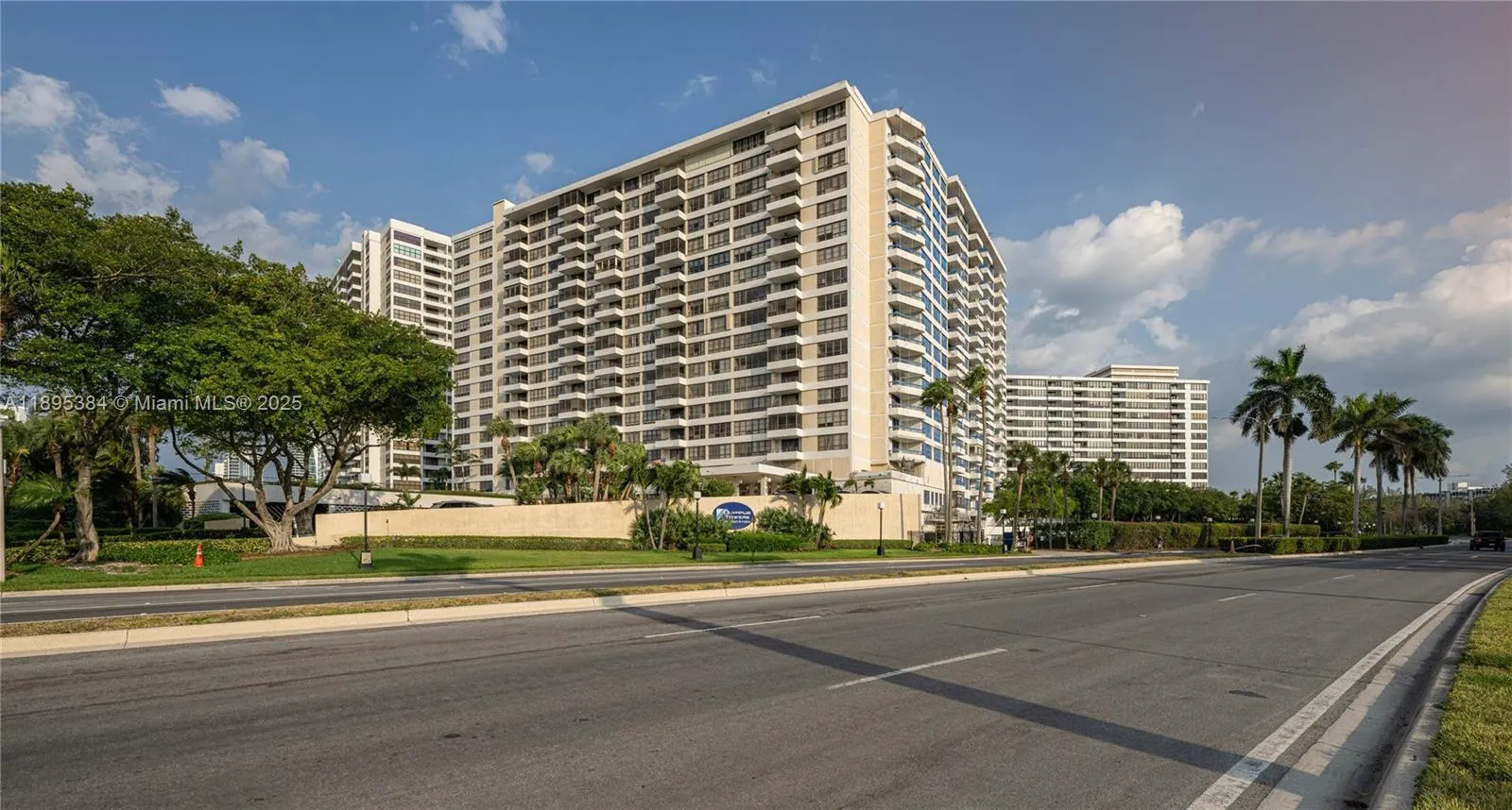 600 Three Islands Blvd, #214