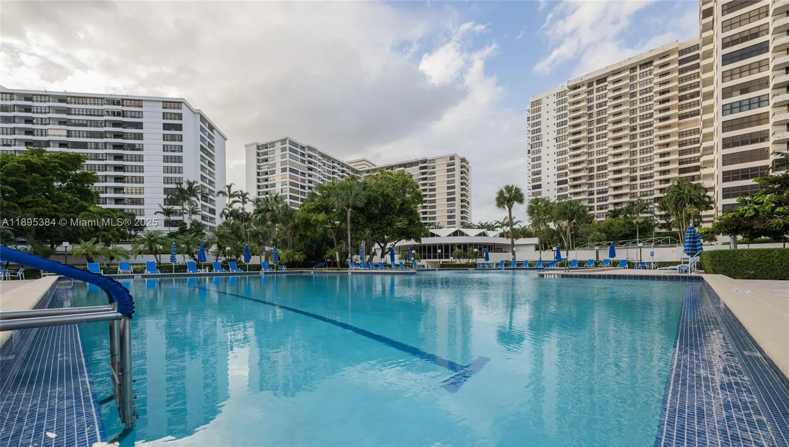 600 Three Islands Blvd, #214