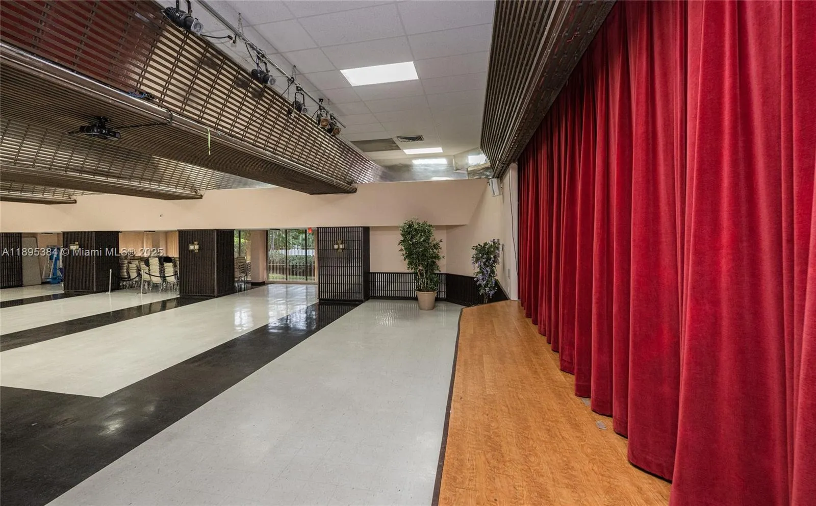 600 Three Islands Blvd, #214