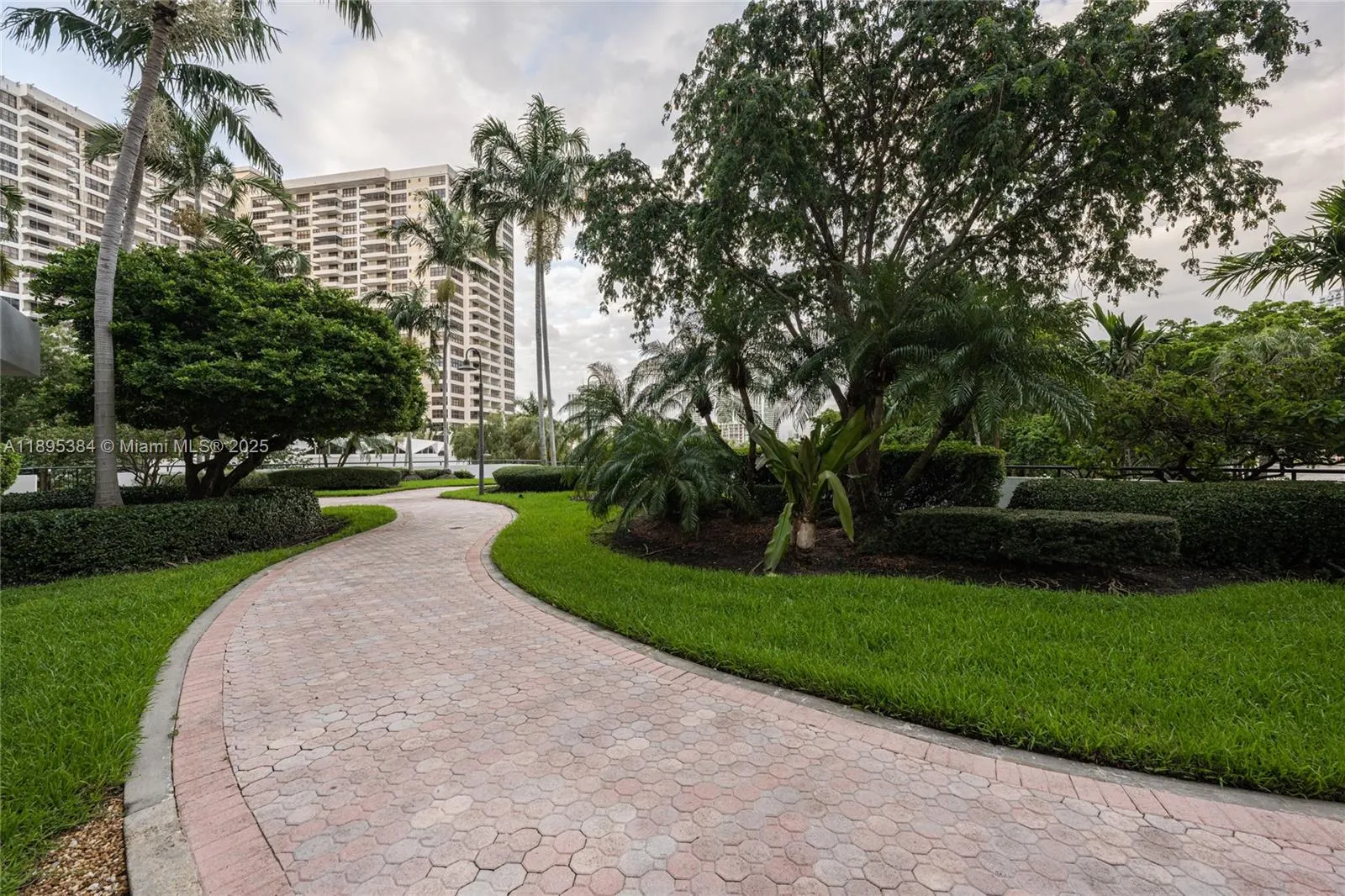 600 Three Islands Blvd, #214