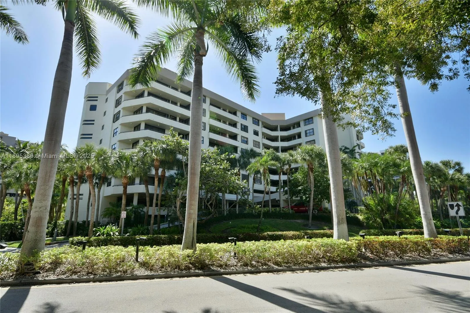 170 Ocean Lane Dr, #311